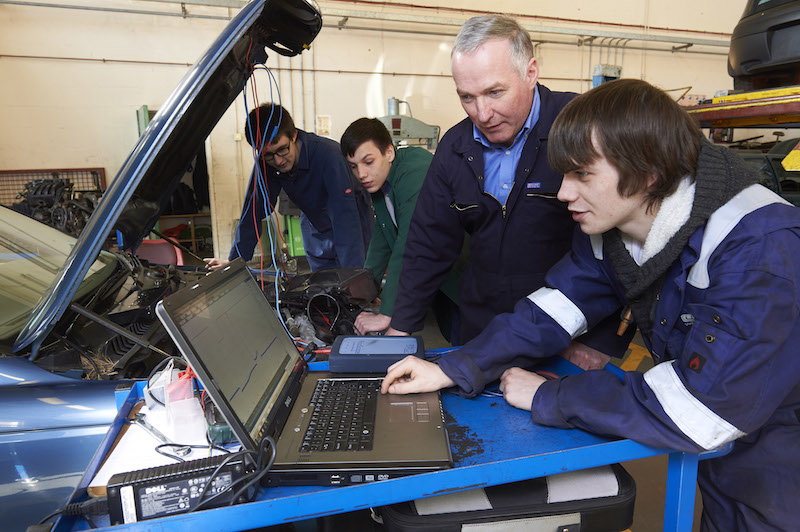 Putting the Tech in Teaching – Teacher's Resource Magazine